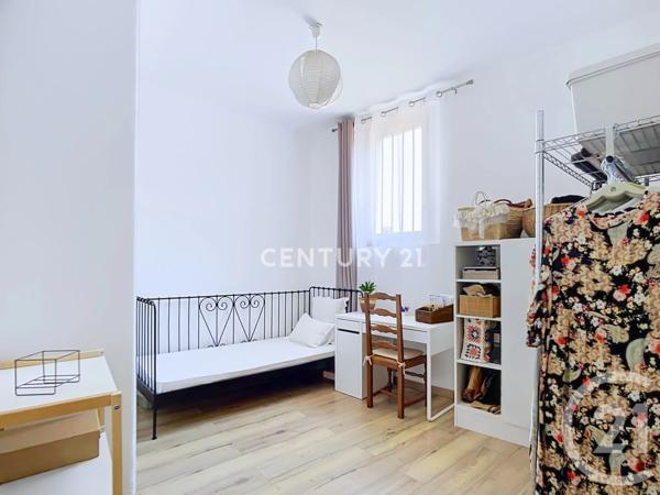 Appartement F3 à vendre  3 pièces - 55,30 m 2   AUBAGNE  - 13