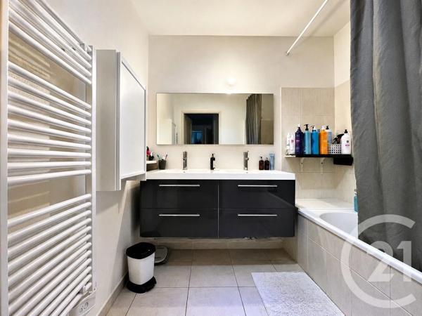 Appartement F3 à vendre  3 pièces - 60,55 m 2   COGOLIN  - 83