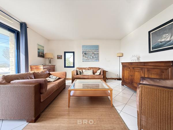 THEIX-NOYALO – MAISON AVEC PISCINE, DÉPENDANCE & VUE SUR LE GOLFE DU MORBIHAN