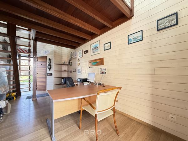 THEIX-NOYALO – MAISON AVEC PISCINE, DÉPENDANCE & VUE SUR LE GOLFE DU MORBIHAN