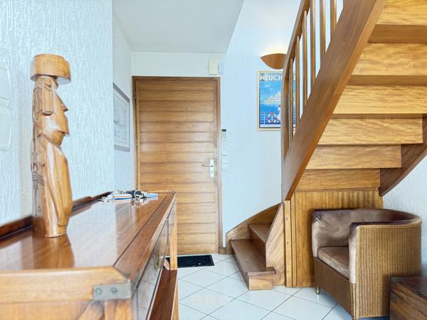 THEIX-NOYALO – MAISON AVEC PISCINE, DÉPENDANCE & VUE SUR LE GOLFE DU MORBIHAN