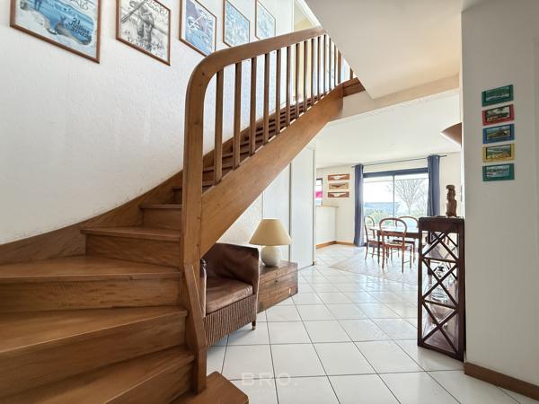 THEIX-NOYALO – MAISON AVEC PISCINE, DÉPENDANCE & VUE SUR LE GOLFE DU MORBIHAN