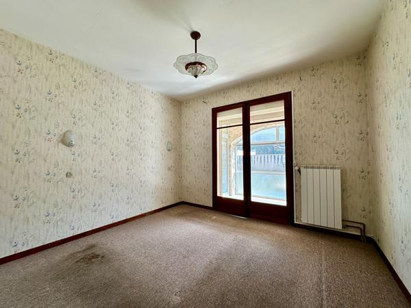 Maison La Crau 7 pièces 197 m2 double habitation T3 + T5 Centre Ville