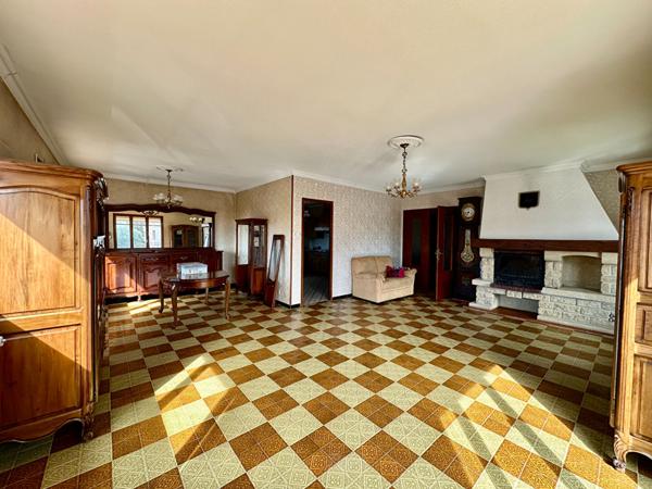 Maison La Crau 7 pièces 197 m2 double habitation T3 + T5 Centre Ville