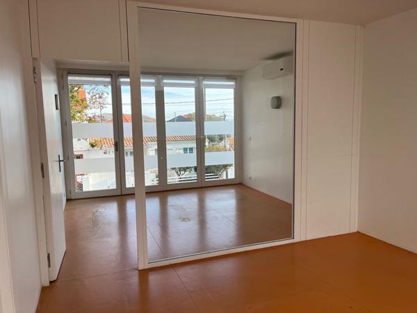 A VENDRE - La Rochelle - Laleu La Pallice , Atelier Loft -140m² - 5 pièces