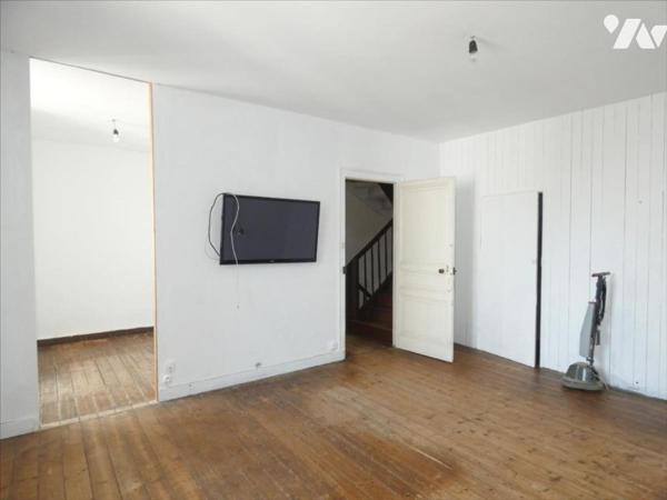 PLEYBEN- Maison au centre