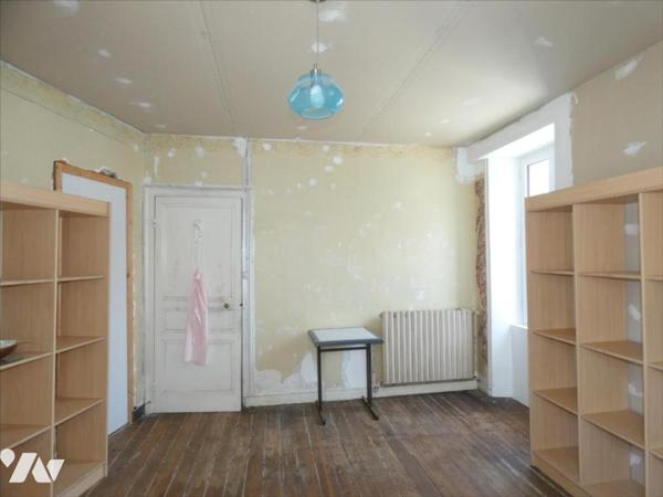 PLEYBEN- Maison au centre