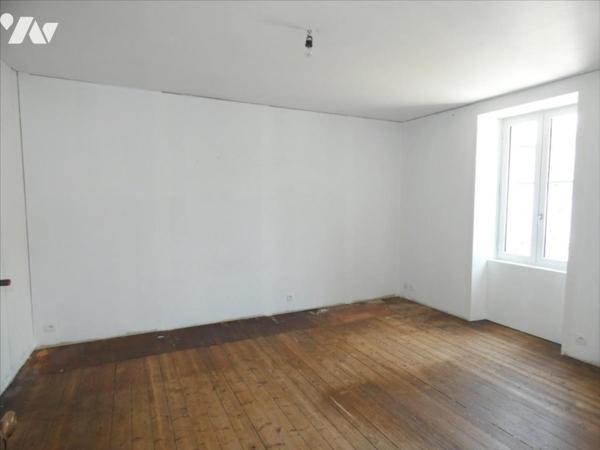 PLEYBEN- Maison au centre