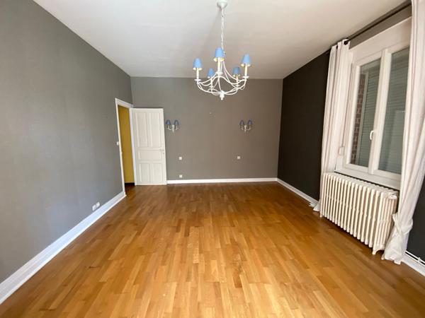 A LOUER BELLE MAISON AU NORD DE ST QUENTIN 02