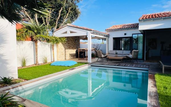 Maison à vendre    6 pièces •  La Flotte