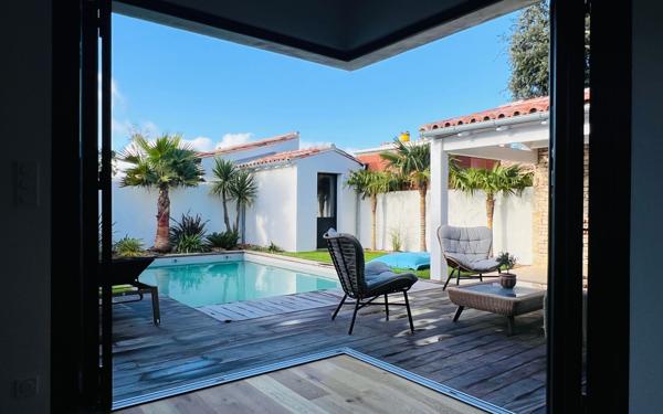 Maison à vendre    6 pièces •  La Flotte