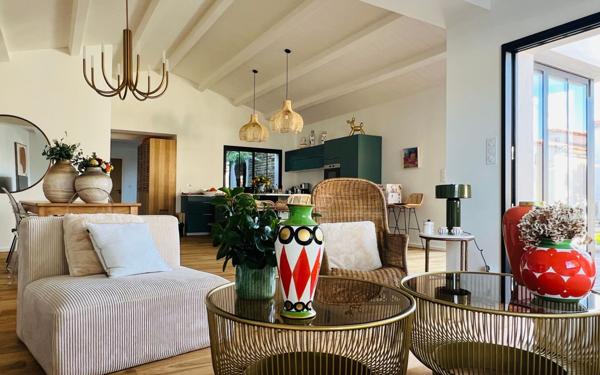 Maison à vendre    6 pièces •  La Flotte