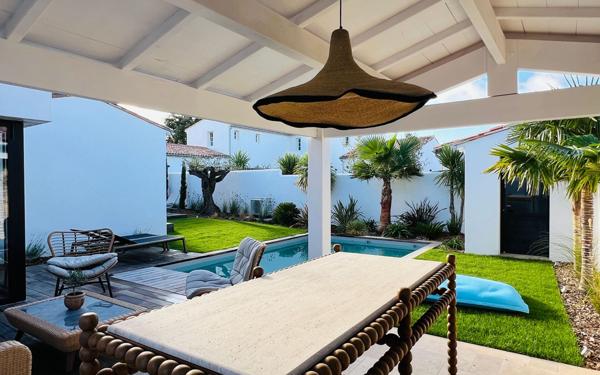 Maison à vendre    6 pièces •  La Flotte