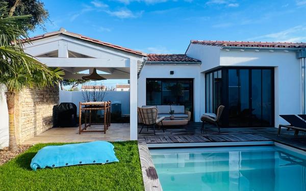 Maison à vendre    6 pièces •  La Flotte