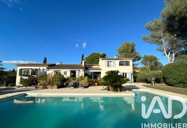 Maison à vendre 6 pièces 186 m² Roquebrune-sur-Argens