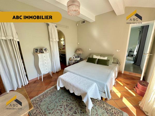 Piolenc (84420) Magnifique mas avec piscine, garage et grand terrain