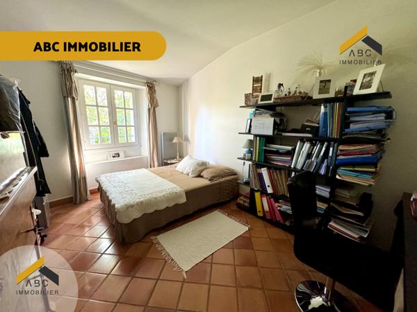 Piolenc (84420) Magnifique mas avec piscine, garage et grand terrain