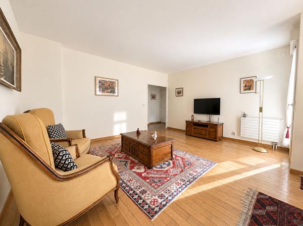 Appartement Verrieres Le Buisson 5 pièce(s) 95 m2