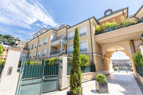 Appartement Verrieres Le Buisson 5 pièce(s) 95 m2