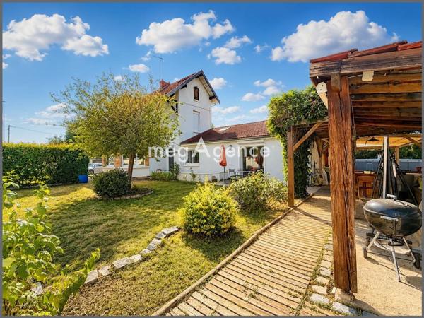 Maison à CHARBONNIERES-LES-BAINS, 69260 - 6 pièces 220m²