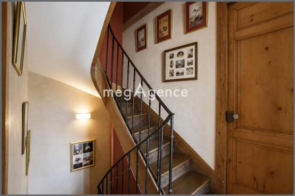 Maison à CHARBONNIERES-LES-BAINS, 69260 - 6 pièces 220m²