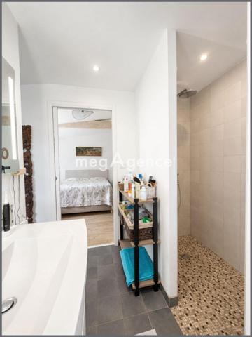 Maison à CHARBONNIERES-LES-BAINS, 69260 - 6 pièces 220m²