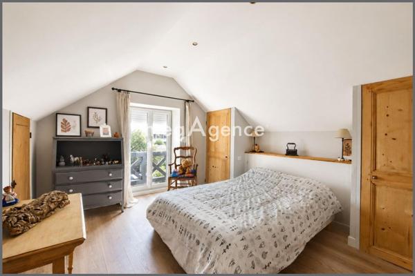 Maison à CHARBONNIERES-LES-BAINS, 69260 - 6 pièces 220m²