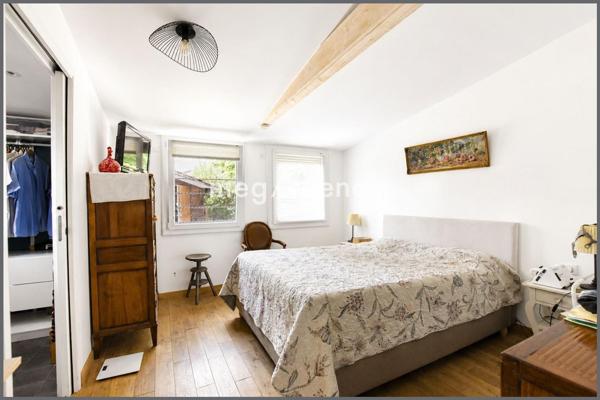 Maison à CHARBONNIERES-LES-BAINS, 69260 - 6 pièces 220m²