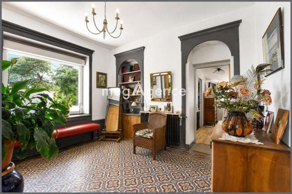 Maison à CHARBONNIERES-LES-BAINS, 69260 - 6 pièces 220m²