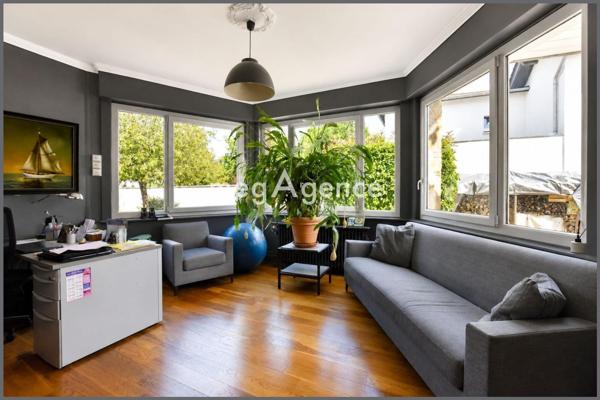 Maison à CHARBONNIERES-LES-BAINS, 69260 - 6 pièces 220m²
