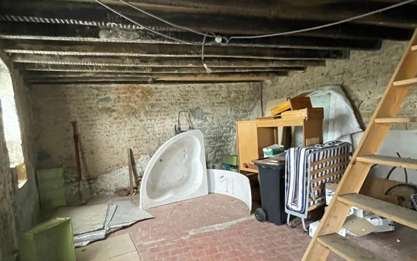 Maison à vendre    3 pièces • 90 m2 Saint-Léger-des-Vignes