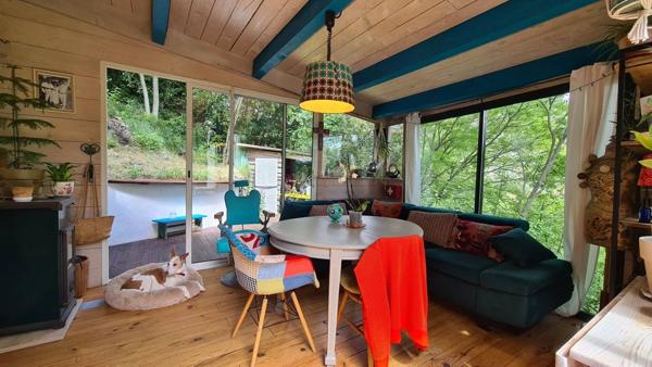 Mazet plein de charme, autonome en énergie, à 5 minutes du centre-ville