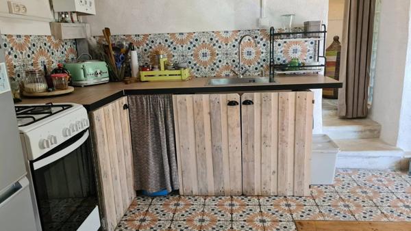 Mazet plein de charme, autonome en énergie, à 5 minutes du centre-ville