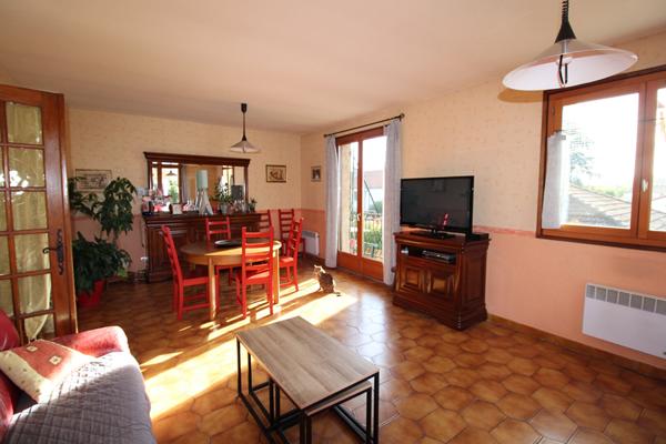 Maison Cournon D Auvergne 8 pièce(s) 208 m2