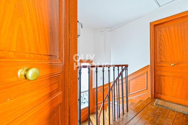 Charmant deux pièces en dernier étage