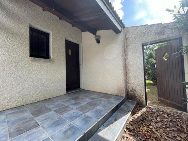 Maison 4 chambres avec piscine et dépendance