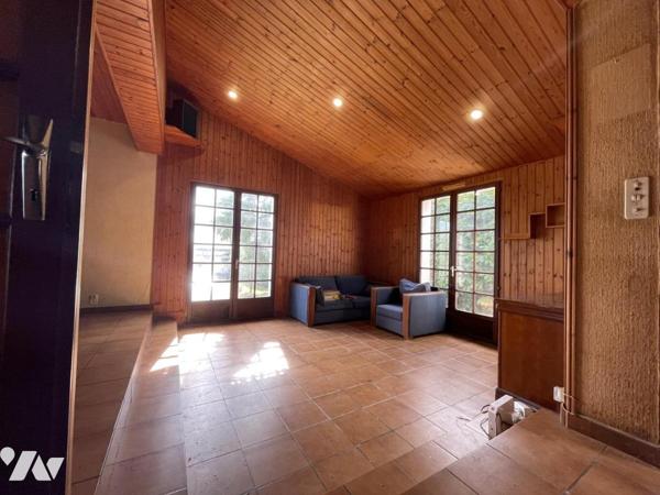 Maison 4 chambres avec piscine et dépendance