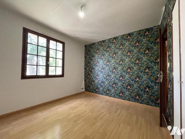 Maison 4 chambres avec piscine et dépendance