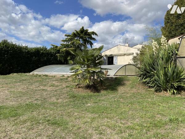 Maison 4 chambres avec piscine et dépendance