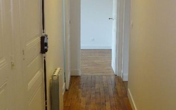 Appartement à vendre    3 pièces • 56,83 m2 Saint-Ouen