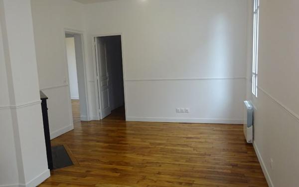 Appartement à vendre    3 pièces • 56,83 m2 Saint-Ouen