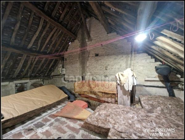 Maison de ville 145M2 Comprenant 2 logements un T2 et un T5, Double vitrage, volet électrique, COURSON LES CARRIERES (89)