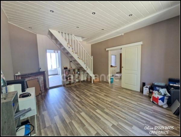 Maison de ville 145M2 Comprenant 2 logements un T2 et un T5, Double vitrage, volet électrique, COURSON LES CARRIERES (89)