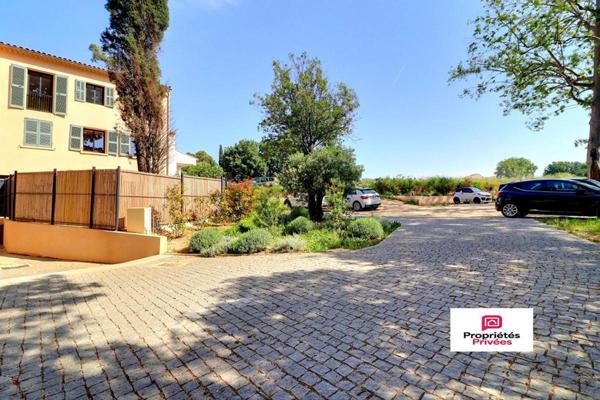 Appartement  Le Castellet 3 pièce(s) 60 m2 avec jardin et places de parking