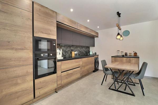 Appartement  Le Castellet 3 pièce(s) 60 m2 avec jardin et places de parking