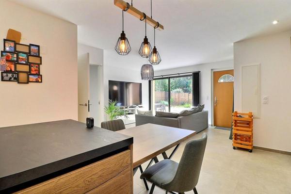 Appartement  Le Castellet 3 pièce(s) 60 m2 avec jardin et places de parking