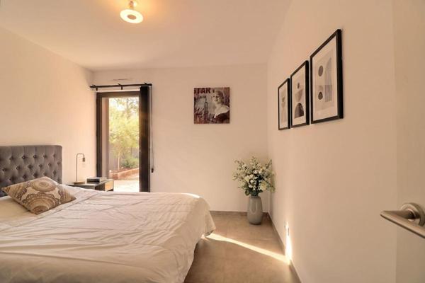 Appartement  Le Castellet 3 pièce(s) 60 m2 avec jardin et places de parking