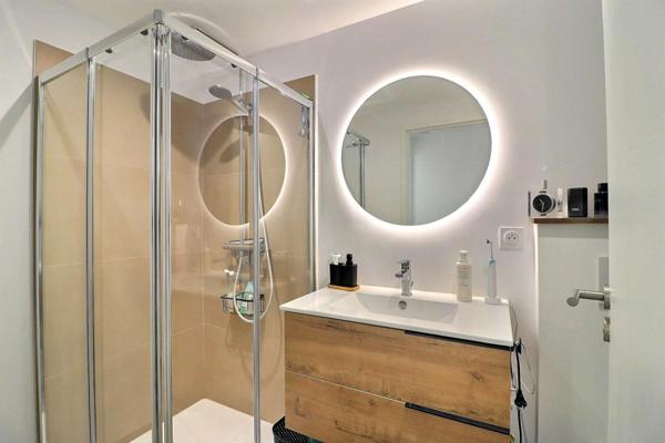 Appartement  Le Castellet 3 pièce(s) 60 m2 avec jardin et places de parking