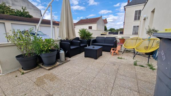 Beau Duplex à Mantes La Ville, 3 pièces, de 62 m² avec un jardin et box