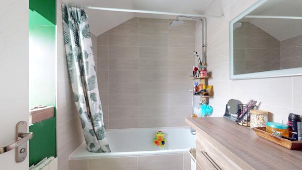 Beau Duplex à Mantes La Ville, 3 pièces, de 62 m² avec un jardin et box